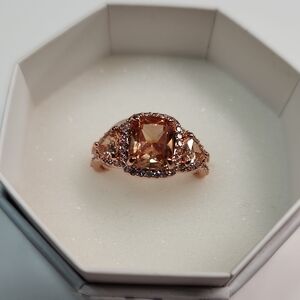 Elegant Rose Gold Ring with Gemstone